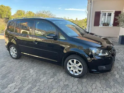 Gebraucht VW Touran Life 105 PS (77 kW) 2013 Schwarz Van / Kleinbus