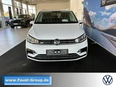 Gebraucht VW Touran Highline 150 PS (110 kW) 2020 Weiß Van / Kleinbus