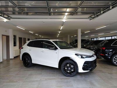 Neu VW Tiguan R-line 177 PS (130 kW) 2026 Oryxweißperlmutteffekt SUV