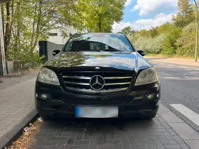 Gebraucht Mercedes ML320 224 PS (164 kW) 2006 Schwarz SUV