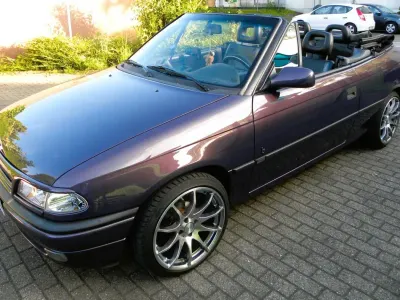 Gebraucht Opel Astra Cabriolet 71 PS (52 kW) 1996 Schwarz Cabrio