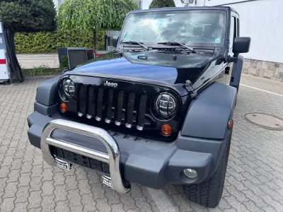 Gebraucht Jeep Wrangler Unlimited Sport 200 PS (147 kW) 2010 Schwarz SUV