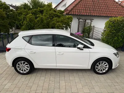 Gebraucht Seat Leon Style 105 PS (77 kW) 2013 Weiß Limousine