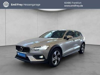 Gebraucht 2024 Volvo V60 CC Kombi | 42.750 € (Etwas zu teuer)