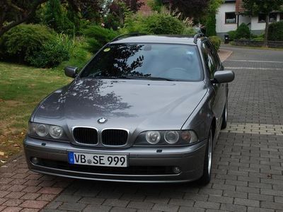 Gebraucht BMW 530 Lifestyle 193 PS (141 kW) 2002 Silber metallic Kombi