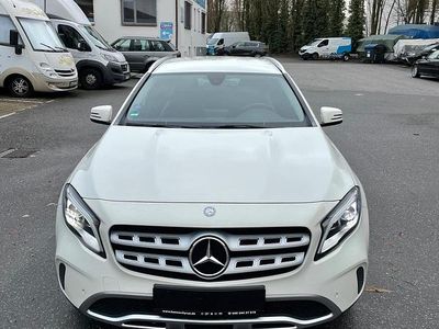 Gebraucht Mercedes GLA200 156 PS (114 kW) 2017 Weiß SUV