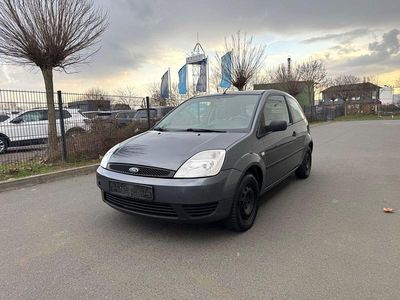Gebraucht Ford Fiesta Ambiente 60 PS (44 kW) 2004 Grau Kleinwagen