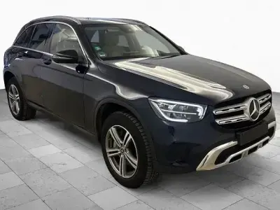 Gebraucht Mercedes GLC300e Exclusive 320 PS (235 kW) 2021 Cavansitblau (metallic) SUV
