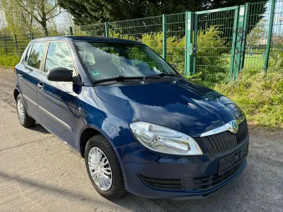 Gebraucht Skoda Fabia Active 60 PS (44 kW) 2012 Blau Kleinwagen