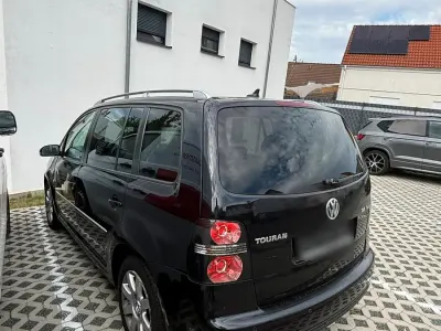 Gebraucht VW Touran 140 PS (102 kW) 2007 Schwarz Van / Kleinbus