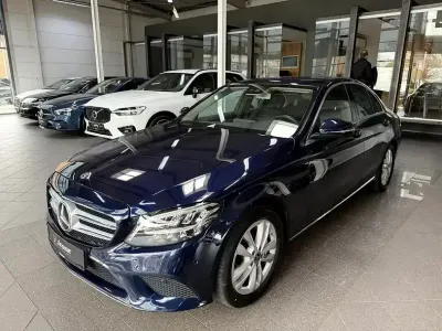 Gebraucht Mercedes C300 Avantgarde 245 PS (180 kW) 2019 Cavansitblau  metalliclack Limousine