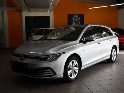 Gebraucht VW Golf VIII Life 116 PS (85 kW) 2022 Silber Kombi