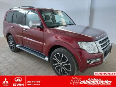 Gebraucht Mitsubishi Pajero 200 PS (147 kW) 2018 Rot SUV