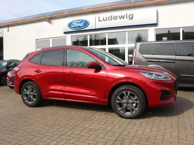 Second-hand Ford Kuga ST-Line X 190 CP (139 kW) 2024 Roșu SUV