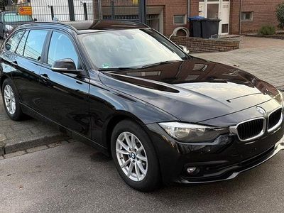 Schwarz Gebraucht 2016 BMW 318 Advantage Kombi | 8.280 € (Guter Preis)