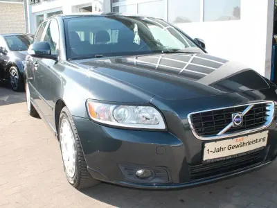 Gebraucht Volvo V50 Momentum 136 PS (100 kW) 2009 Savile grey Kombi