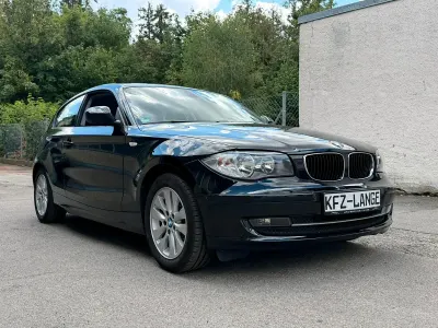 Gebraucht BMW 116 122 PS (89 kW) 2011 Schwarz Kleinwagen