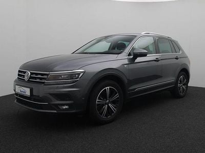 Grau Gebraucht 2020 VW Tiguan Highline SUV | 29.990 € (Guter Preis)