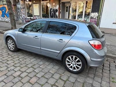 Używany Opel Astra 140 KM (102 kW) 2004 Szary Sedan/Limuzyna