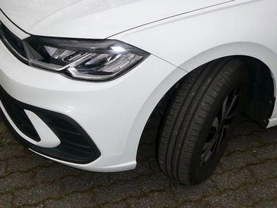 Gebraucht VW Polo Active 95 PS (69 kW) 2023 Weiß Kleinwagen