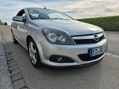 Gebraucht Opel Astra Cabriolet 140 PS (102 kW) 2007 Silber Cabrio