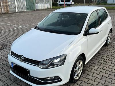 Gebraucht VW Polo Comfortline 90 PS (66 kW) 2015 Weiß Kleinwagen