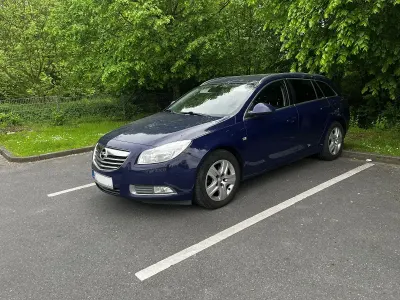 Gebraucht Opel Insignia Selection 131 PS (96 kW) 2012 Blau Kombi