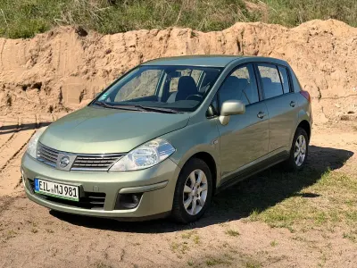 Gebraucht Nissan Tiida 110 PS (80 kW) 2009 Grün Kleinwagen