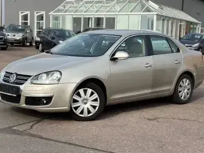 Gebraucht VW Jetta Comfortline 170 PS (125 kW) 2006 Beige Limousine