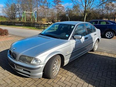 gebraucht BMW 318 3er Grau, 4/5 Türen, Benzin, Winterreifen