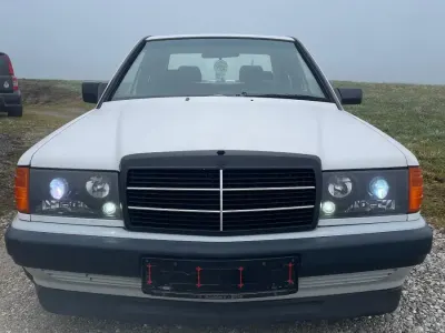 Gebraucht Mercedes 190 125 PS (91 kW) 1989 Weiß Limousine