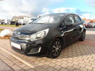Gebraucht Kia Rio Edition 7 109 PS (80 kW) 2015 Schwarz Kleinwagen