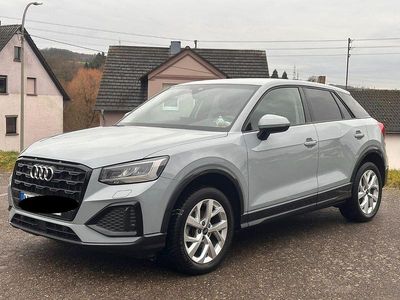 Grau Gebraucht 2024 Audi Q2 Advanced SUV | 28.400 € (Fairer Preis)