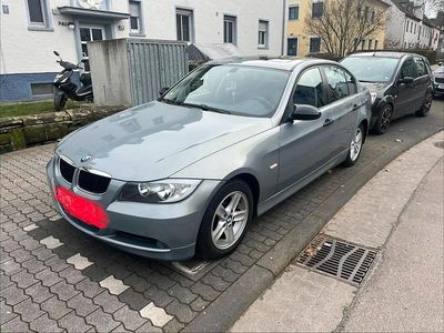 Gebraucht BMW 320 150 PS (110 kW) 2006 Blau Limousine
