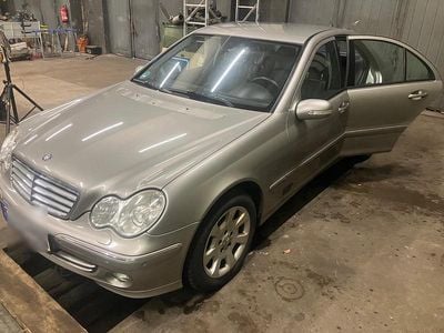 Silber Gebraucht 2005 Mercedes C200 Elegance Limousine | 3.790 € (Teuer)