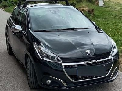 Schwarz Gebraucht 2019 Peugeot 208 Kleinwagen | 9.290 € (Fairer Preis)