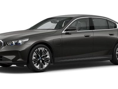 Gebraucht BMW 550e Comfort Edition 489 PS (359 kW) 2025 Grau Limousine