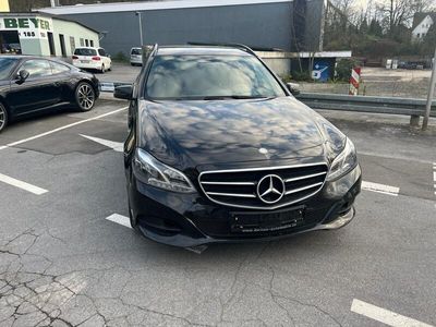 gebraucht Mercedes E250 mit wenig KM !