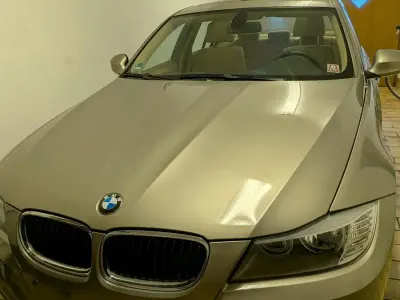 Gebraucht BMW 320 125 PS (91 kW) 2009 Gold Limousine