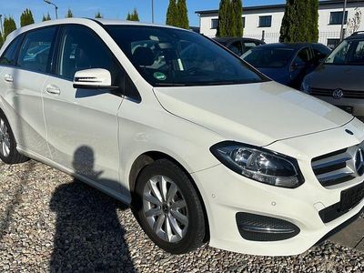 Weiß Gebraucht 2018 Mercedes B180 Van / Kleinbus | 6.990 € (Teuer)