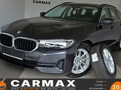 Gebraucht BMW 520 Sport Line 190 PS (139 kW) 2023 Sophistograu (metallic) Kombi