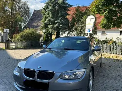 Gebraucht BMW 318 Cabriolet 143 PS (105 kW) 2010 Grau Cabrio