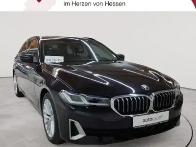 Gebraucht BMW 520 Luxury Line 190 PS (139 kW) 2022 Saphirschwarz metallic Limousine