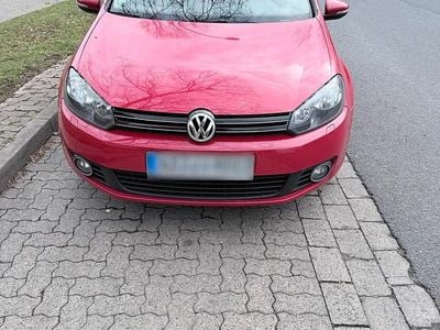 Gebraucht VW Golf VI 105 PS (77 kW) 2010 Rot Kleinwagen