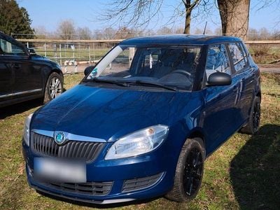 Gebraucht Skoda Fabia 60 PS (44 kW) 2011 Blau Kleinwagen
