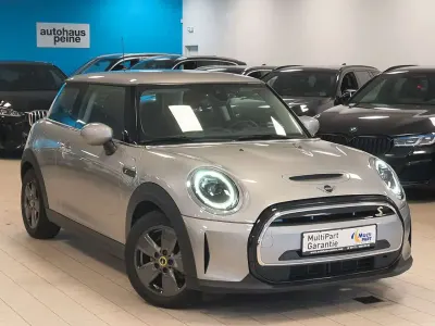 Gebraucht Mini Cooper SE Essential 135 kW (184 PS) 2023 Silber Kleinwagen