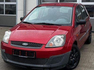 Rot Gebraucht 2006 Ford Fiesta Ambiente Limousine | 2.299 € (Fairer Preis)