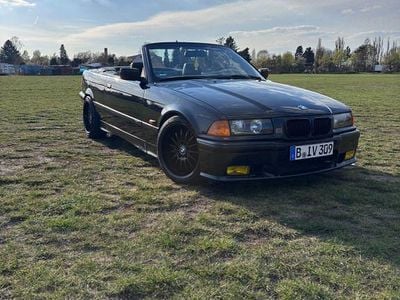 Gebraucht BMW 320 Cabriolet M Sport 150 PS (110 kW) 1994 Schwarz Cabrio