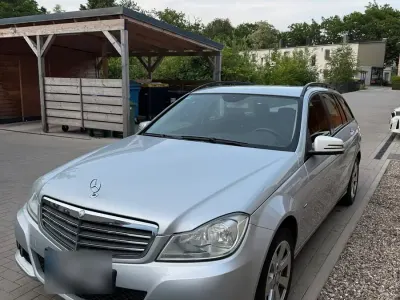 Gebraucht Mercedes 200 136 PS (100 kW) 2011 Silber Kombi