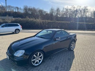 Schwarz Gebraucht 2002 Mercedes SLK200 Cabrio | 3.299 € (Fairer Preis)